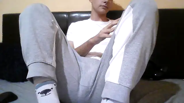 esmermoon online show from 11-17-25, 11:10