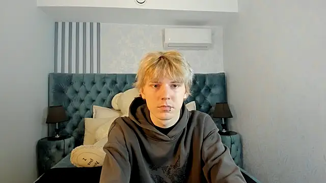 KevinMilky online show from 10-22-25, 02:28