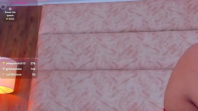 Snapshot of Antonella_Russo1 chatting on 10-25-25, 07:30 Antonella Russo1 online show from 10-25-25, 07:30