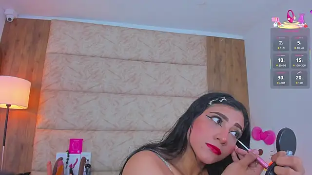 Snapshot of Antonella_Russo1 chatting on 11-10-25, 01:10 Antonella Russo1 online show from 11-10-25, 01:10