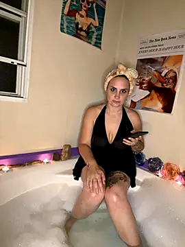 Snapshot of Goddesslillianrosee chatting on 10-23-25, 06:13 Goddesslillianrosee online show from 10-23-25, 06:13