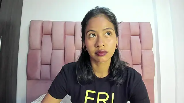 Snapshot of EuphoriaSavage chatting on 11-21-25, 12:48 EuphoriaSavage online show from 11-21-25, 12:48