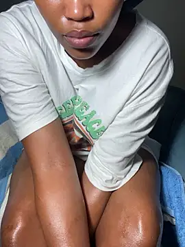 Snapshot of WaterMommy chatting on 02-15-26, 10:39 WaterMommy online show from 02-15-26, 10:39