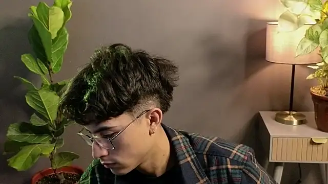 Aaron Eze online show from 11-17-25, 09:20