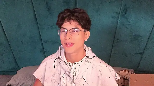 Aaron Eze online show from 03-18-26, 03:15