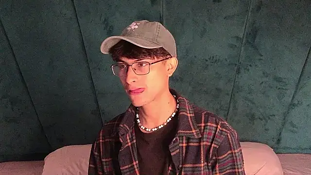 Aaron Eze online show from 03-26-26, 12:11