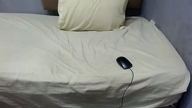 Snapshot of SweetDivaXX chatting on 11-15-25, 09:11 SweetDivaXX online show from 11-15-25, 09:11