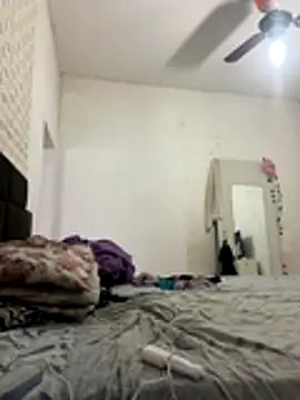 Snapshot of CACHORRONOCIU chatting on 10-25-25, 04:13 CACHORRONOCIU online show from 10-25-25, 04:13