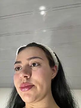 Snapshot of Midori_rosse chatting on 05-16-26, 12:29 Midori rosse online show from 05-16-26, 12:29
