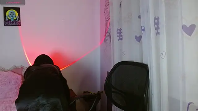 Snapshot of KittyJane chatting on 11-19-25, 05:35 KittyJane online show from 11-19-25, 05:35