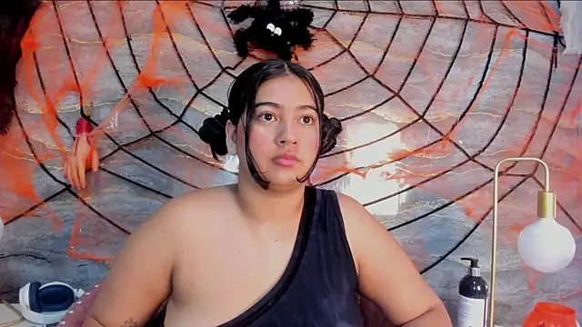 lilithst  online show from 10-18-25, 08:42