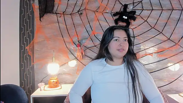 lilithst  online show from 10-20-25, 08:53