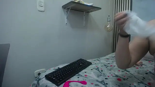 Snapshot of Miah-Princess chatting on 11-19-25, 06:19 Miah-Princess online show from 11-19-25, 06:19