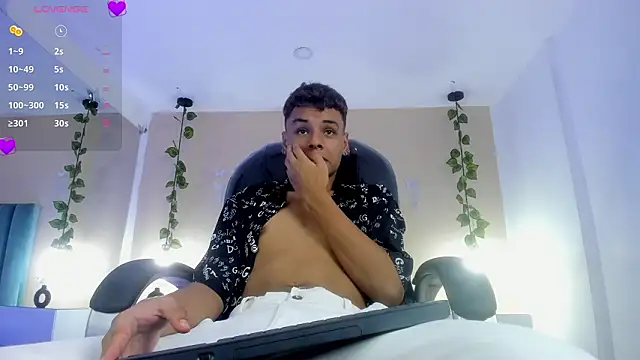 Xavier Fox    online show from 02-20-26, 08:09