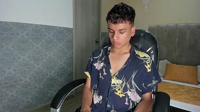 Xavier Fox    online show from 02-25-26, 08:51