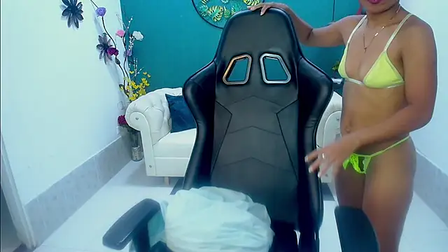 Miagreys1 online show from 11-30-25, 11:14