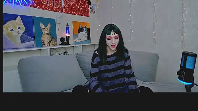 whoalexxa online show from 11-17-25, 12:22