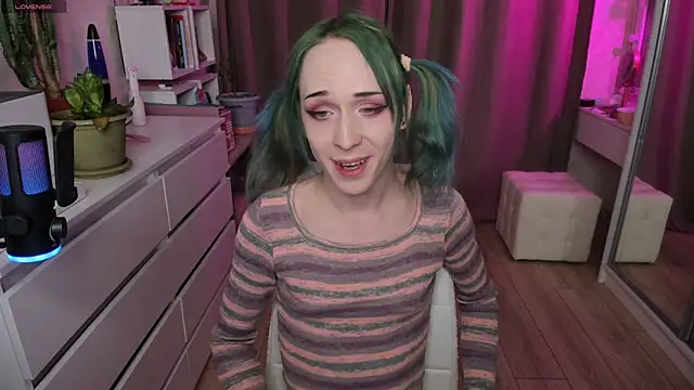 Snapshot of whoalexxa chatting on 03-25-26, 04:13 whoalexxa online show from 03-25-26, 04:13