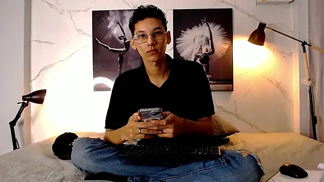 Snapshot of AQUARIUS_x chatting on 10-16-25, 11:55 AQUARIUS x online show from 10-16-25, 11:55