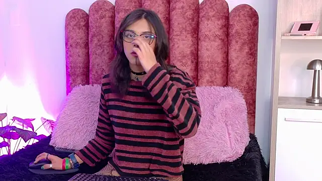 Lullaby Charade online show from 11-24-25, 01:00