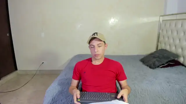 IM EMILIANOLUX online show from 10-27-25, 07:29