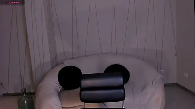 AnnieMonroe1 online show from 11-08-25, 11:43