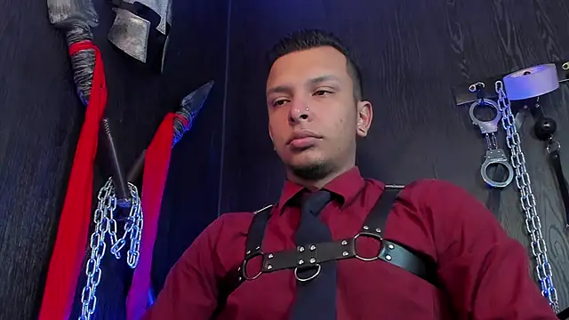 Snapshot of Master_Connor_BDSM chatting on 10-18-25, 01:01 Master Connor BDSM online show from 10-18-25, 01:01