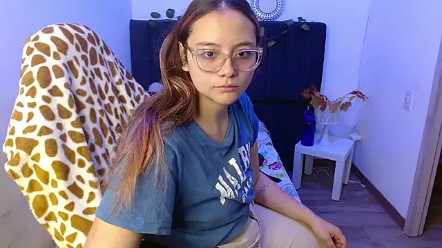 Red Lola  online show from 10-23-25, 01:10