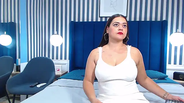 MadisonWillis online show from 10-21-25, 01:39