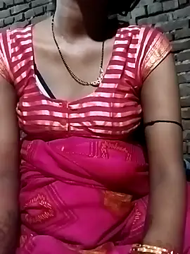 Snapshot of Hot_Lilly02 chatting on 10-29-25, 07:15 Hot Lilly02 online show from 10-29-25, 07:15