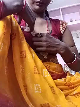 Snapshot of Hot_Lilly02 chatting on 12-05-25, 08:23 Hot Lilly02 online show from 12-05-25, 08:23