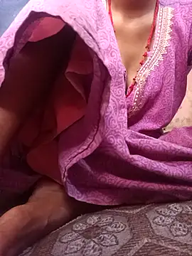 Snapshot of Hot_Lilly02 chatting on 12-18-25, 08:42 Hot Lilly02 online show from 12-18-25, 08:42