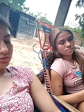 2Hot Queens online show from 10-19-25, 10:10