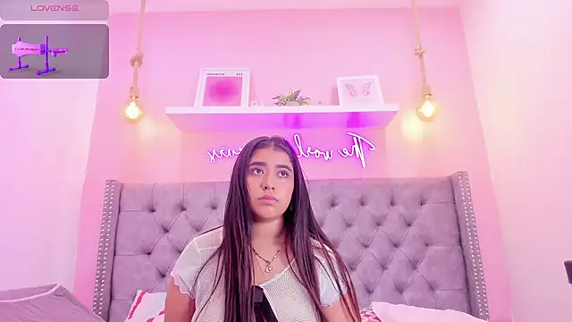 Sophiia 77 online show from 10-27-25, 10:25