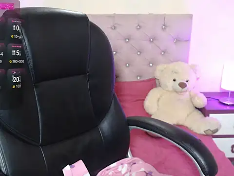 Snapshot of gabyy_cute_ chatting on 10-24-25, 03:58 gabyy cute  online show from 10-24-25, 03:58