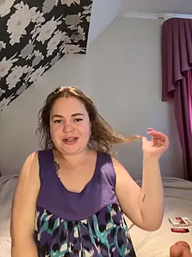 Snapshot of GoldMuse chatting on 10-18-25, 09:43 GoldMuse online show from 10-18-25, 09:43