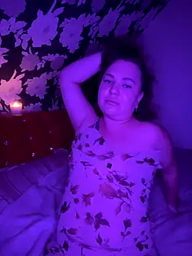 Snapshot of GoldMuse chatting on 10-24-25, 10:28 GoldMuse online show from 10-24-25, 10:28