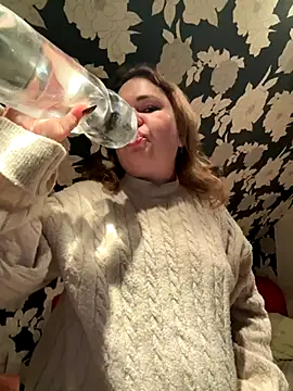 Snapshot of GoldMuse chatting on 10-31-25, 12:11 GoldMuse online show from 10-31-25, 12:11