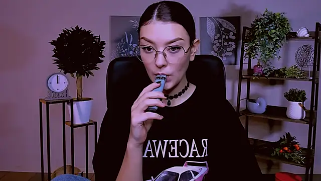 Snapshot of AnaSteisher chatting on 10-19-25, 09:21 AnaSteisher online show from 10-19-25, 09:21