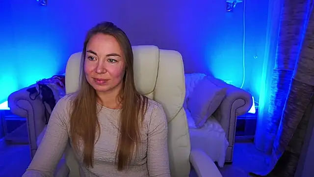 Snapshot of VixenMuse chatting on 11-04-25, 09:03 VixenMuse online show from 11-04-25, 09:03