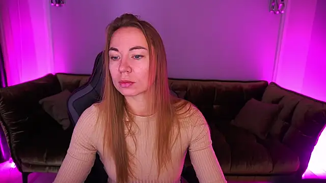 Snapshot of VixenMuse chatting on 11-13-25, 09:03 VixenMuse online show from 11-13-25, 09:03