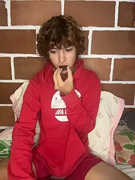 Snapshot of JoelnClouds chatting on 04-02-26, 08:39 JoelnClouds online show from 04-02-26, 08:39