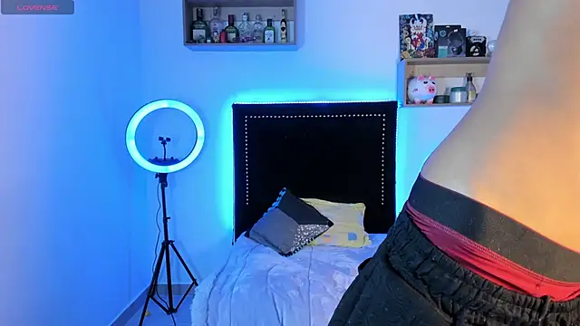 Snapshot of Alejo_Desire chatting on 11-27-25, 05:42 Alejo Desire online show from 11-27-25, 05:42