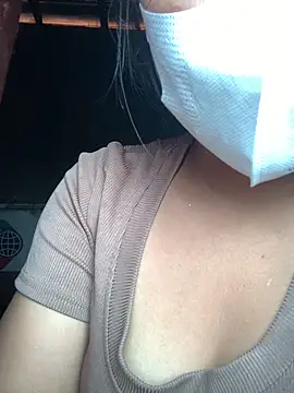 Snapshot of Embe-xinh18 chatting on 10-23-25, 06:34 Embe-xinh18 online show from 10-23-25, 06:34