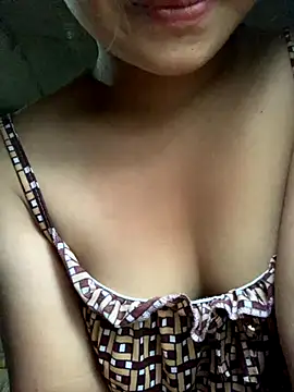 Snapshot of Embe-xinh18 chatting on 10-24-25, 06:54 Embe-xinh18 online show from 10-24-25, 06:54