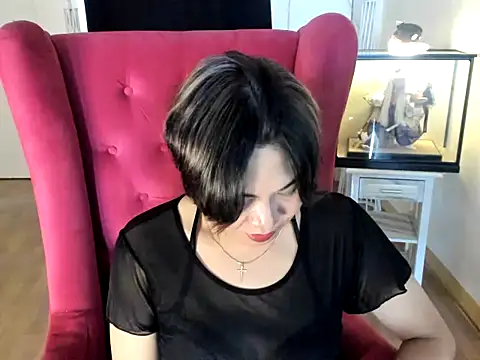 Snapshot of GoldenTs69 chatting on 10-20-25, 05:19 GoldenTs69 online show from 10-20-25, 05:19