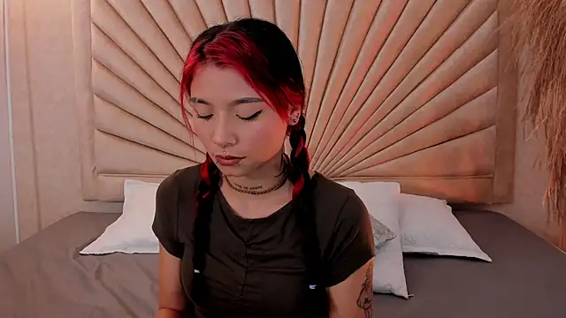 Emma duff online show from 11-21-25, 01:21