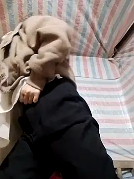 Snapshot of Crave_semen chatting on 12-19-25, 03:24 Crave semen online show from 12-19-25, 03:24