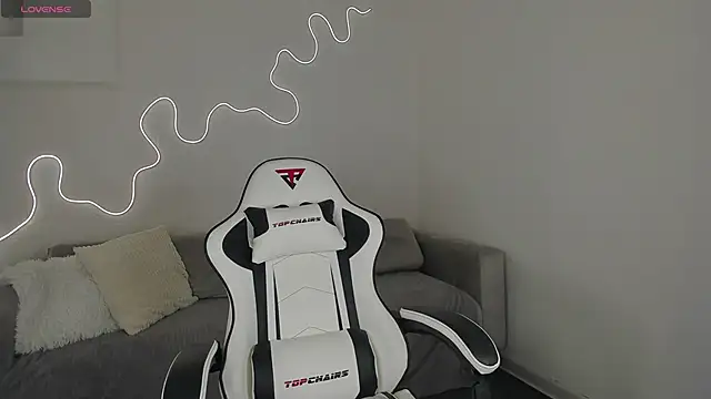 bella xx   online show from 12-15-25, 03:11