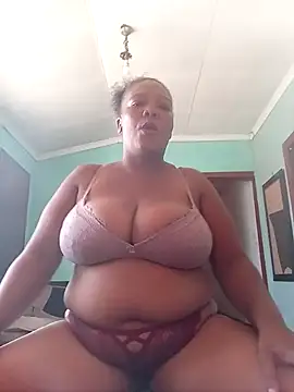 boobsqueenxo online show from 03-11-26, 09:48